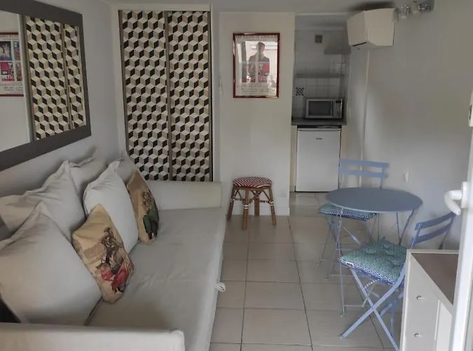 La Glycine Tropezienne *